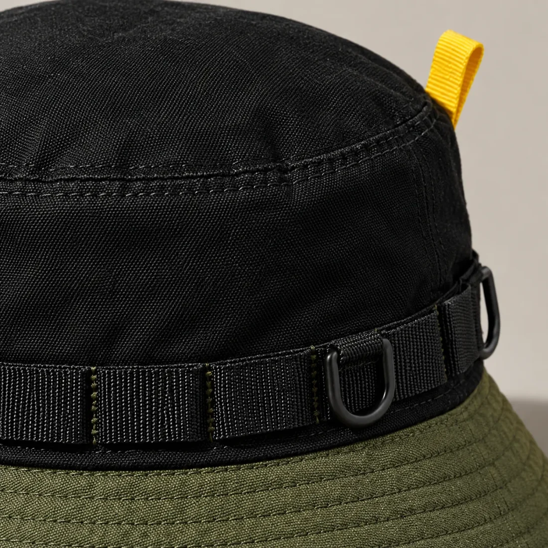 Deep-Crown Bucket, close-up of the rail and hardware