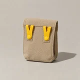 Flap Pocket, back with two V-Clips
