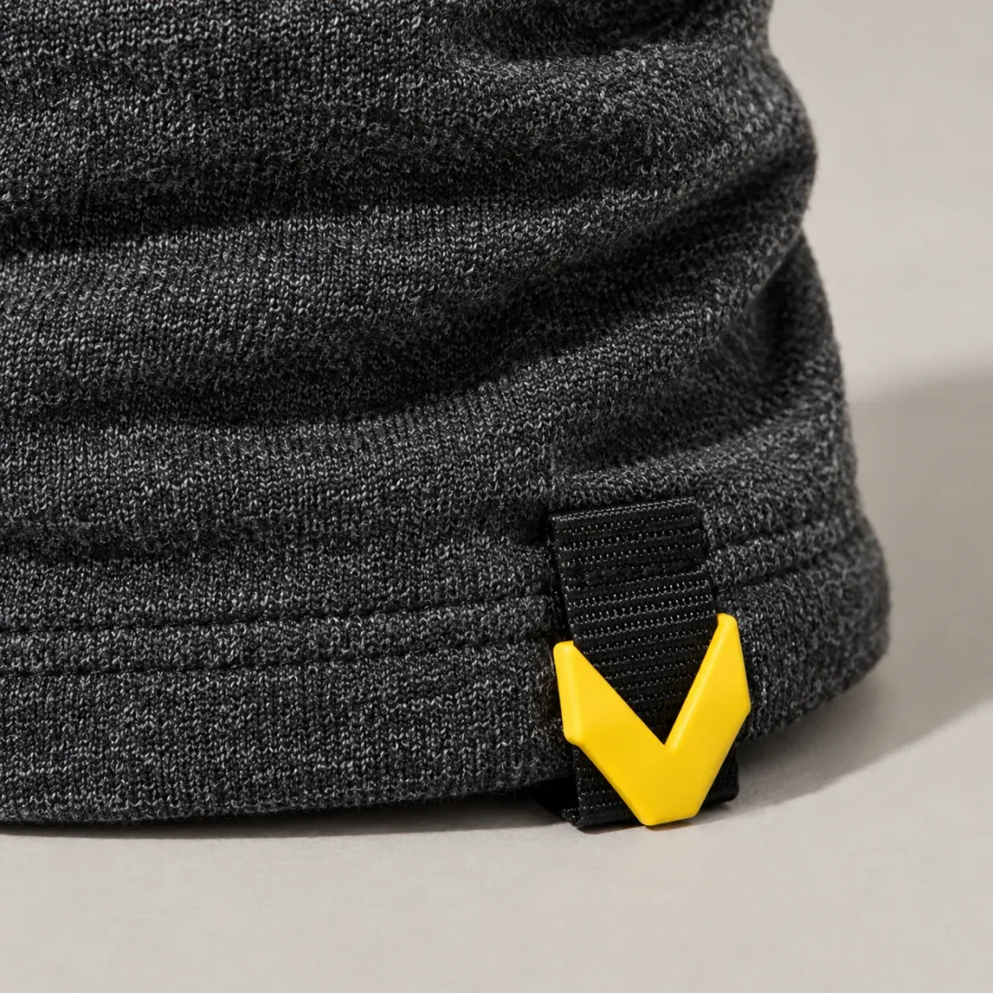 Merino-Blend Gaiter, close-up of the rail and hardware