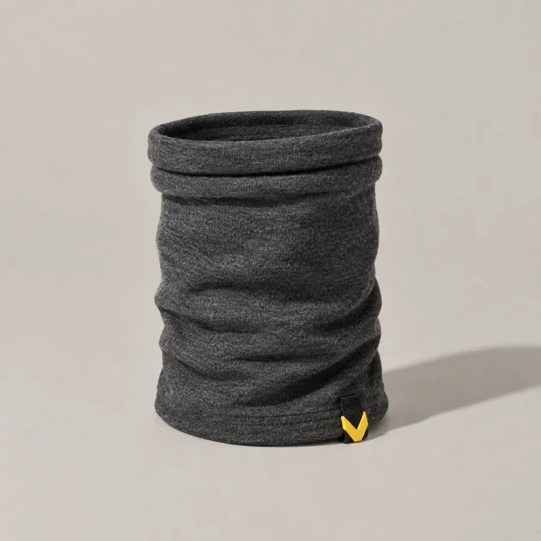 Merino-Blend Gaiter, studio photo