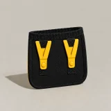 Mesh Pocket, back with two V-Clips