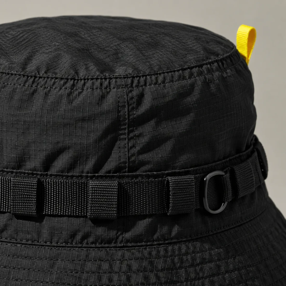 Packable Rail Bucket, close-up of the rail and hardware