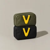 Twin Zip Pocket, back with two V-Clips